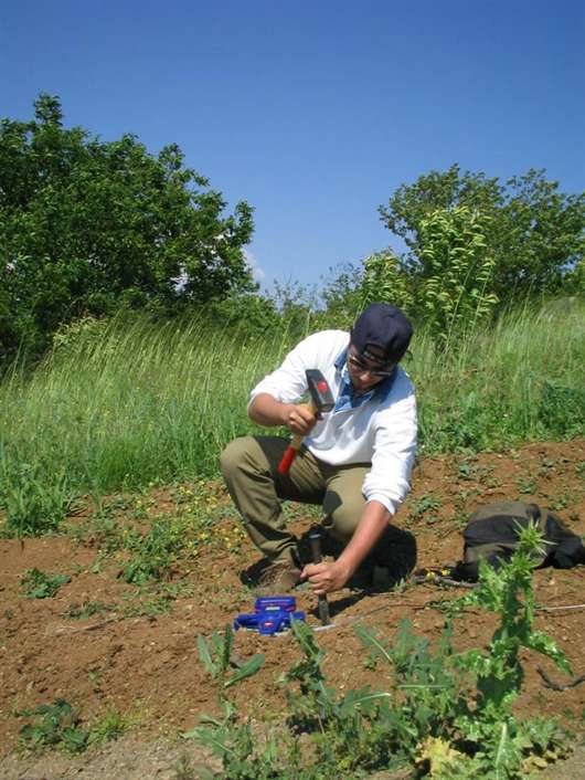 2004 Jeofizikte Ölçmeler Dersi Arazi Çalışmaları