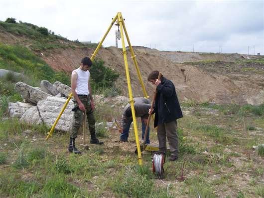 2006 Jeofizikte Ölçmeler Dersi Arazi Çalışmaları